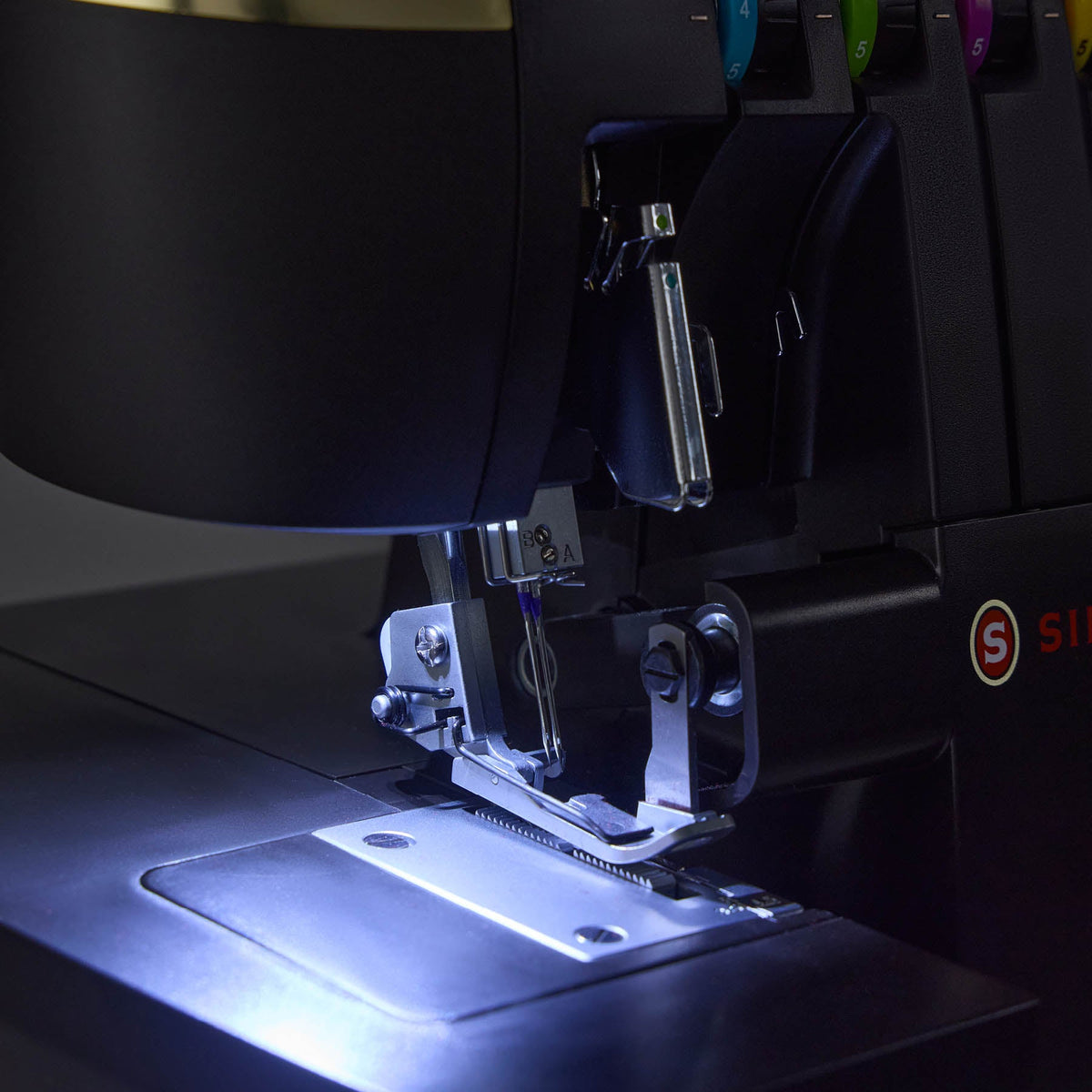 SINGER® HD0500S Classic Black Serger