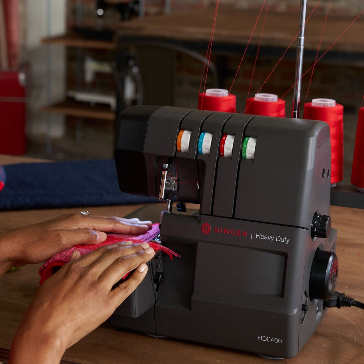 SINGER® Heavy Duty 0460™ Charcoal Serger
