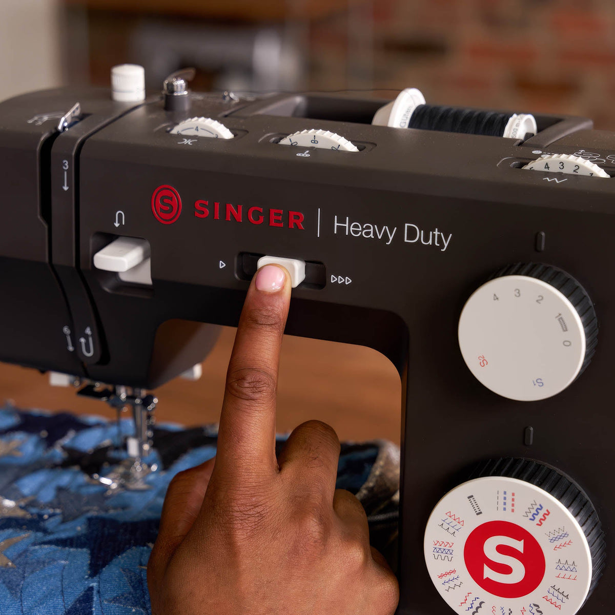 SINGER® Heavy Duty 4532™ Next Evolution Charcoal Sewing Machine