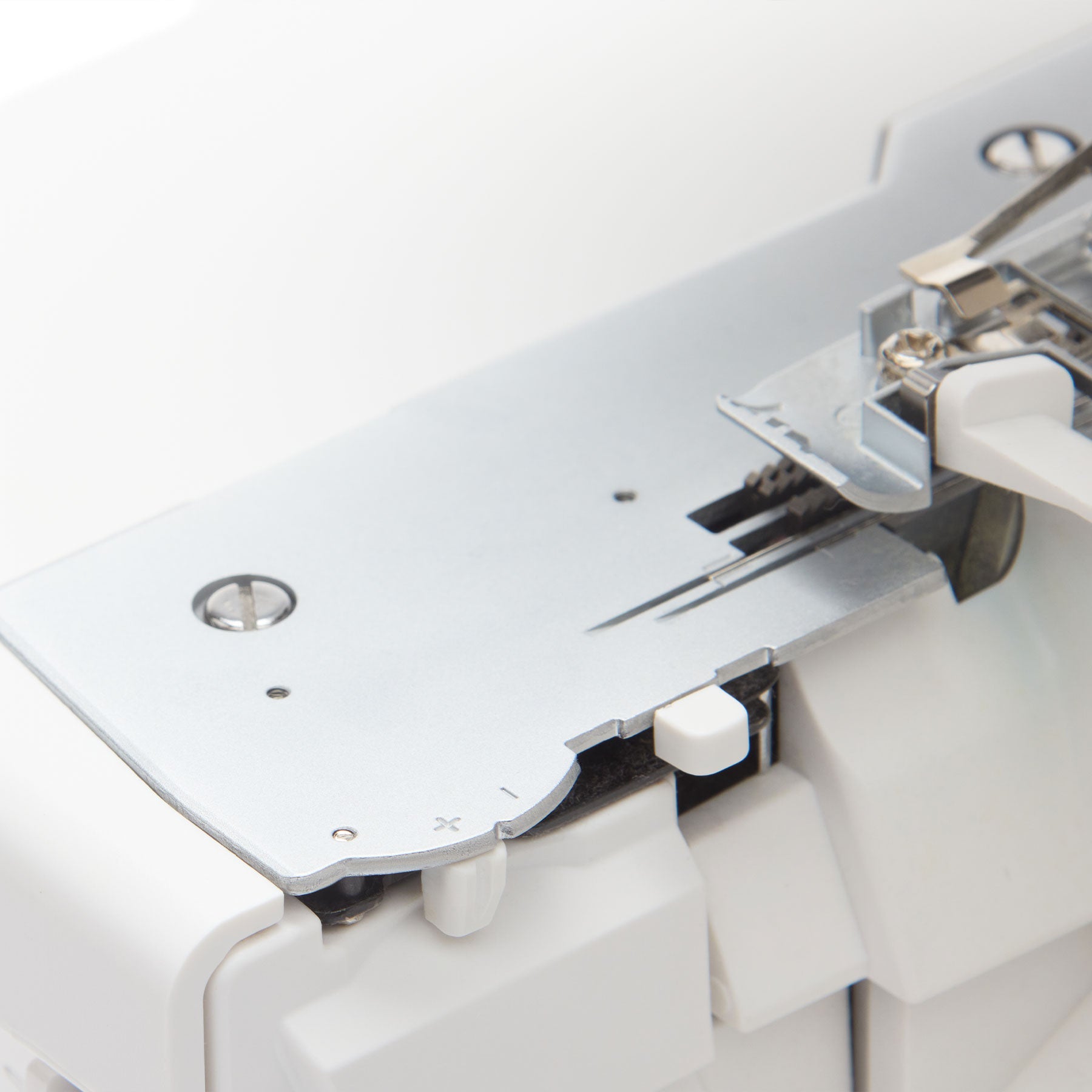SINGER® S0600 Serger